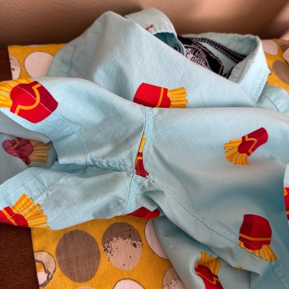 Five Points Industries NYC blue French fry print short sleeve button down size M - Picture 13 of 16